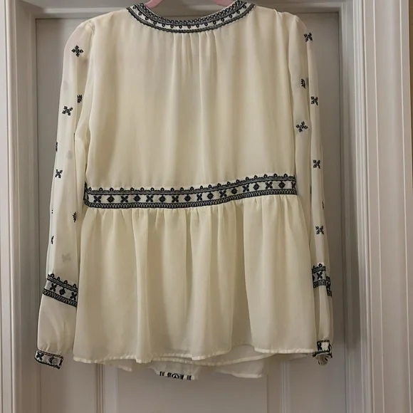 STELLA & DOT MAETTE SHEER BLOUSE SIZE M LINED NAVY EMBROIDERED  BUTTON LS - Picture 7 of 14